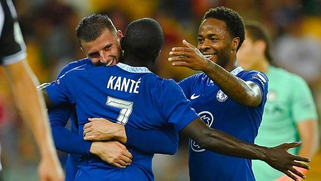 利物浦内讧曝光！斯洛特不愿卖迪亚斯，总监休斯却执意推动转会