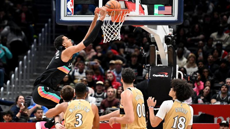 长春亚泰降级后换帅，新任主帅阎峰资历不足，俱乐部因成本考量选择本土球员，试图重建中超之路。