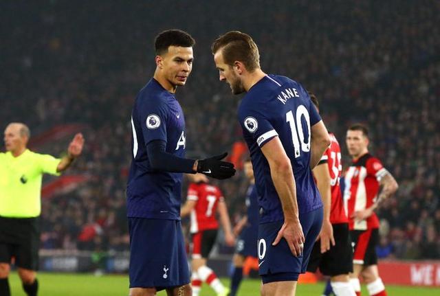 斯科尔斯：梅努正在被阿莫林毁掉，我真是受够了