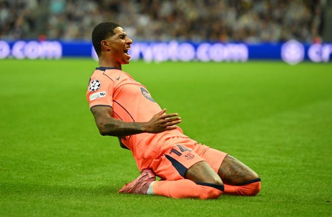 巴萨主席拉波尔塔圣诞晚宴展现亲和力 球队领跑西甲前景光明