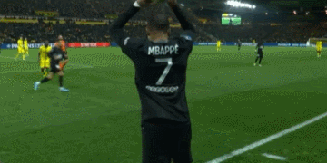 太疯了！费内巴切0-2落后3-2翻盘，瓦尔加斯MVP杀疯了